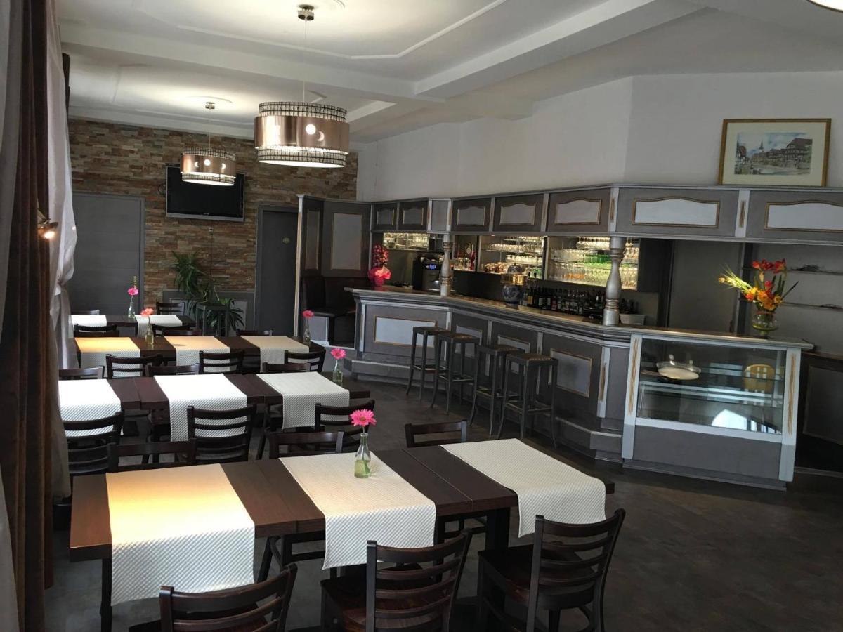 Hotel Restaurant Le Bristol Нидербронн-ле-Бен Экстерьер фото