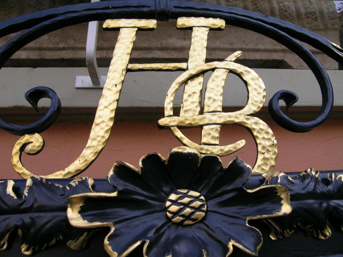 Hotel Restaurant Le Bristol Нидербронн-ле-Бен Экстерьер фото