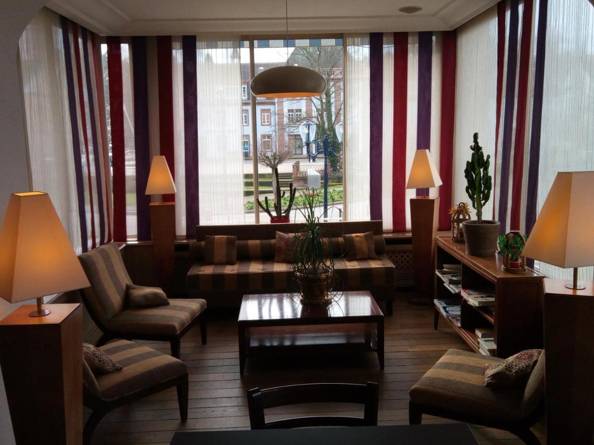 Hotel Restaurant Le Bristol Нидербронн-ле-Бен Экстерьер фото